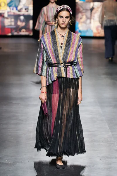Look 57